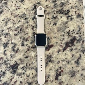 Apple Watch- series 7 - starlight aluminum case starlight sport band- 41mm
